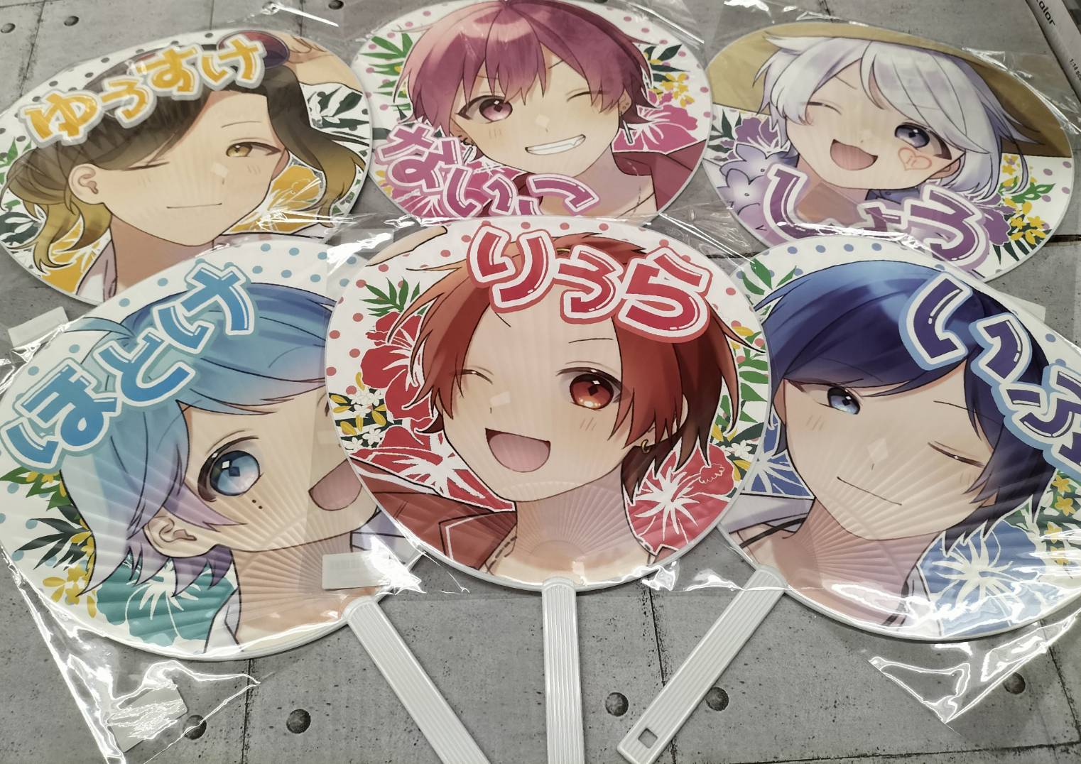 マンガ倉庫加納店】☆「いれいす」入荷しました!〈チェキ風トレカ /り